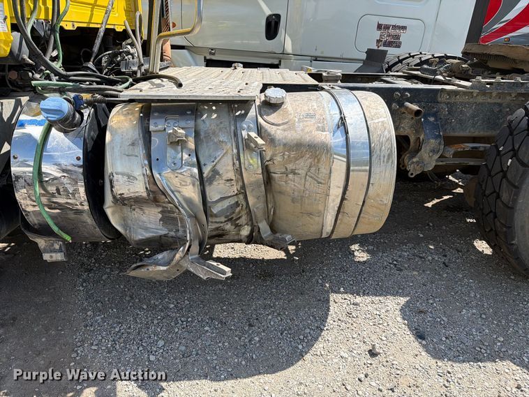 image for item YA5087 2020 Mack Anthem semi truck