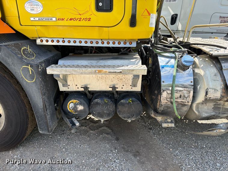 image for item YA5087 2020 Mack Anthem semi truck