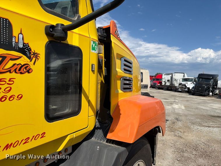 image for item YA5087 2020 Mack Anthem semi truck