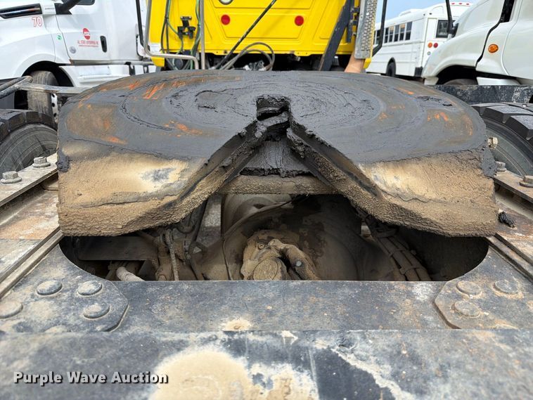 image for item YA5087 2020 Mack Anthem semi truck