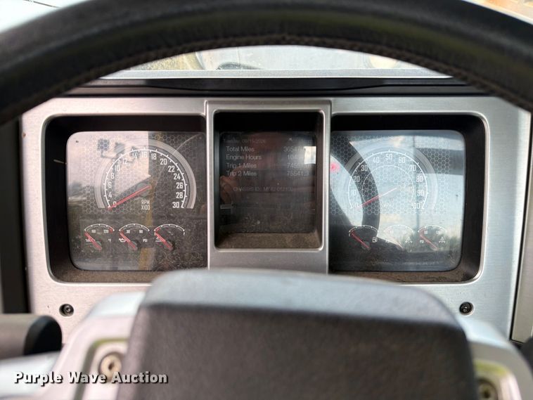 image for item YA5087 2020 Mack Anthem semi truck