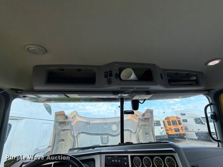 image for item YA5087 2020 Mack Anthem semi truck
