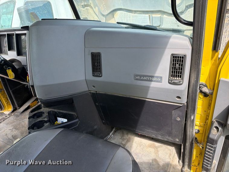 image for item YA5087 2020 Mack Anthem semi truck
