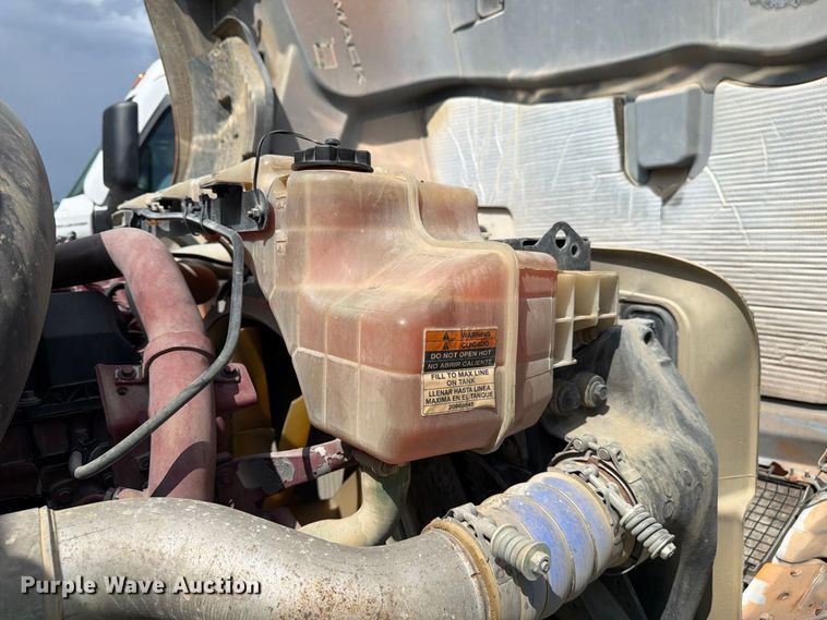 image for item YA5087 2020 Mack Anthem semi truck