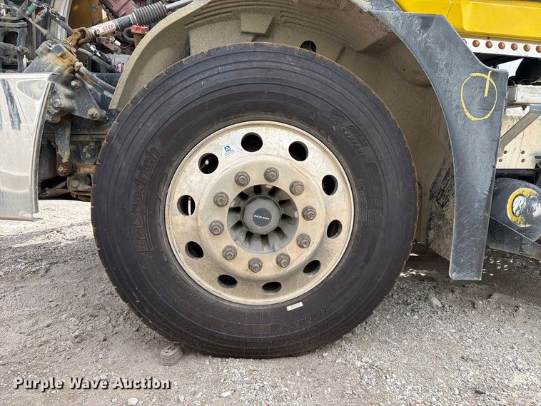 image for item YA5087 2020 Mack Anthem semi truck