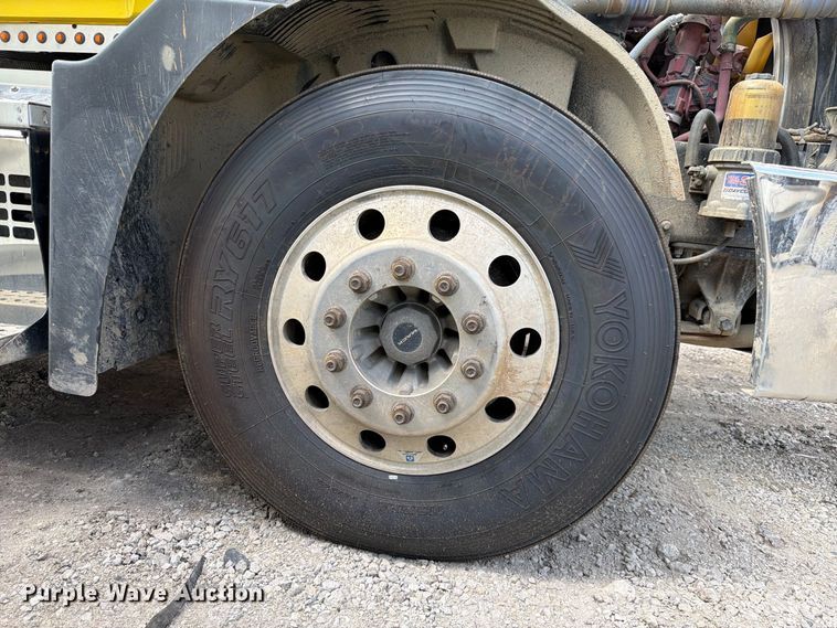 image for item YA5087 2020 Mack Anthem semi truck