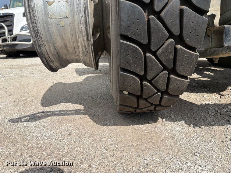 image for item YA5087 2020 Mack Anthem semi truck