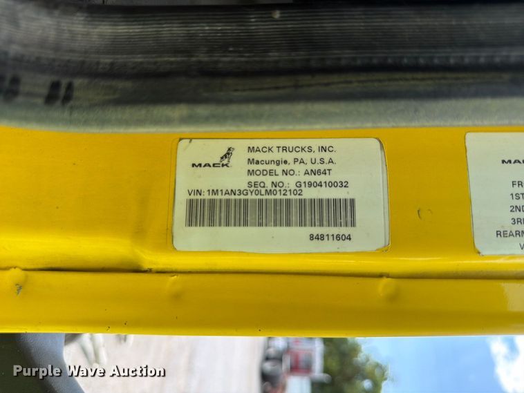 image for item YA5087 2020 Mack Anthem semi truck