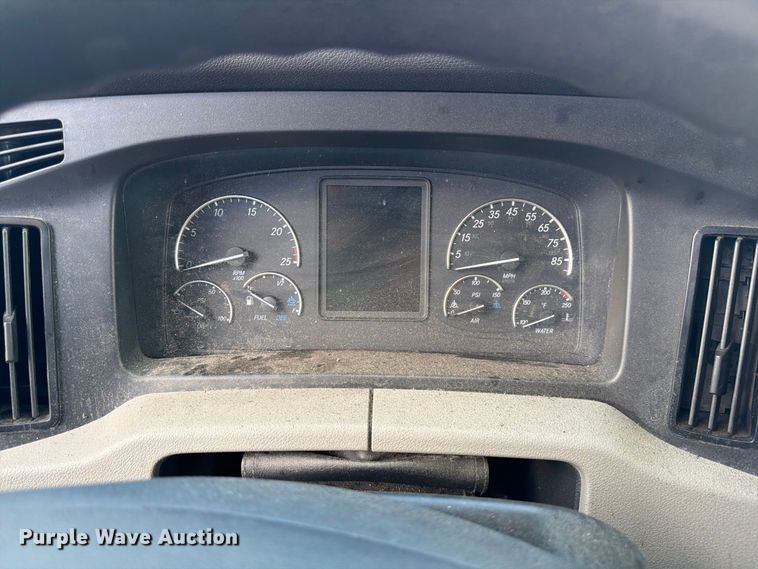 image for item YA5090 2021 Freightliner Cascadia 126 semi truck