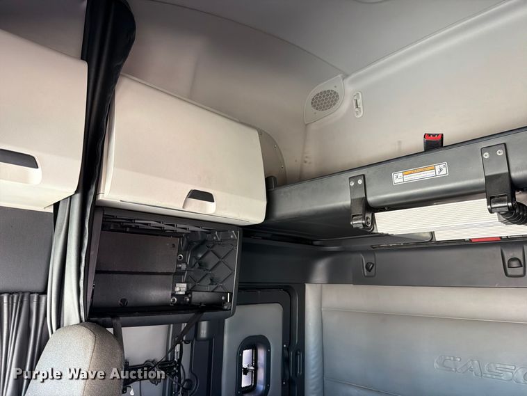 image for item YA5090 2021 Freightliner Cascadia 126 semi truck