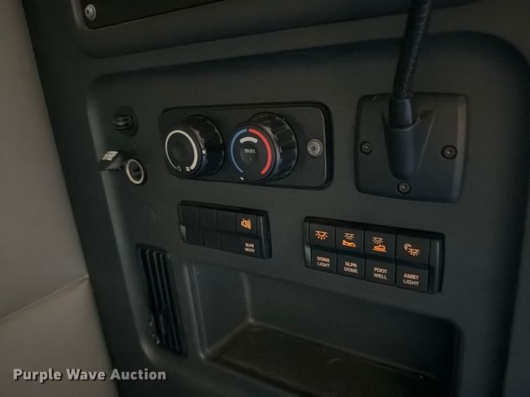 image for item YA5090 2021 Freightliner Cascadia 126 semi truck
