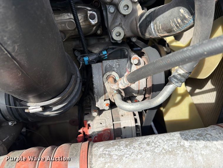 image for item YA5090 2021 Freightliner Cascadia 126 semi truck
