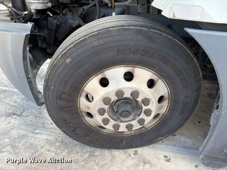 image for item YA5090 2021 Freightliner Cascadia 126 semi truck