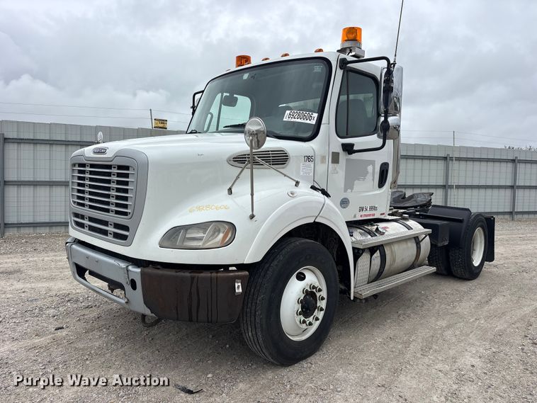 image for item YA5127 2019 Freightliner Business Class M2 semi truck