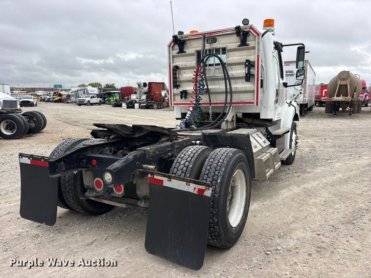 image for item YA5127 2019 Freightliner Business Class M2 semi truck