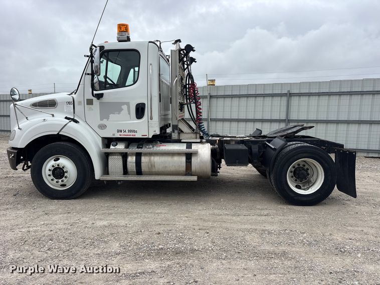 image for item YA5127 2019 Freightliner Business Class M2 semi truck