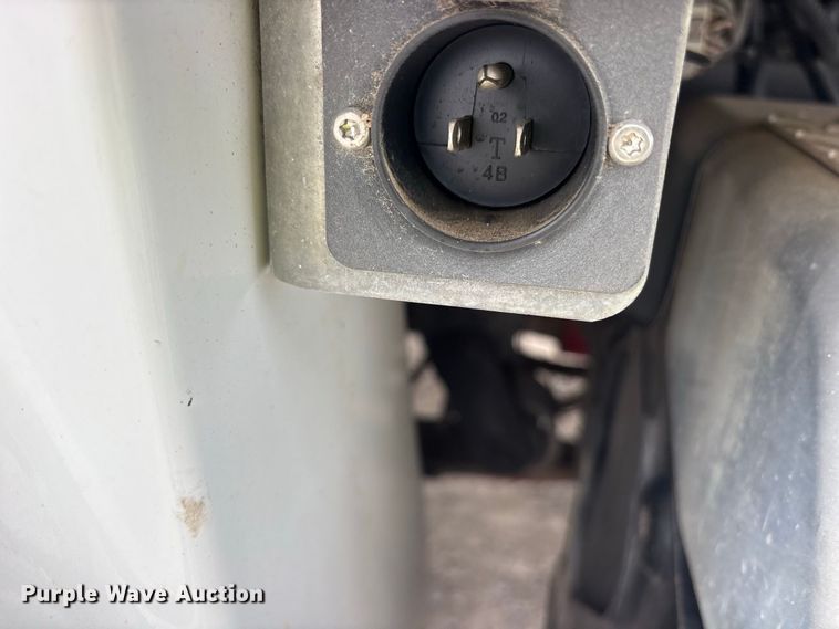 image for item YA5127 2019 Freightliner Business Class M2 semi truck