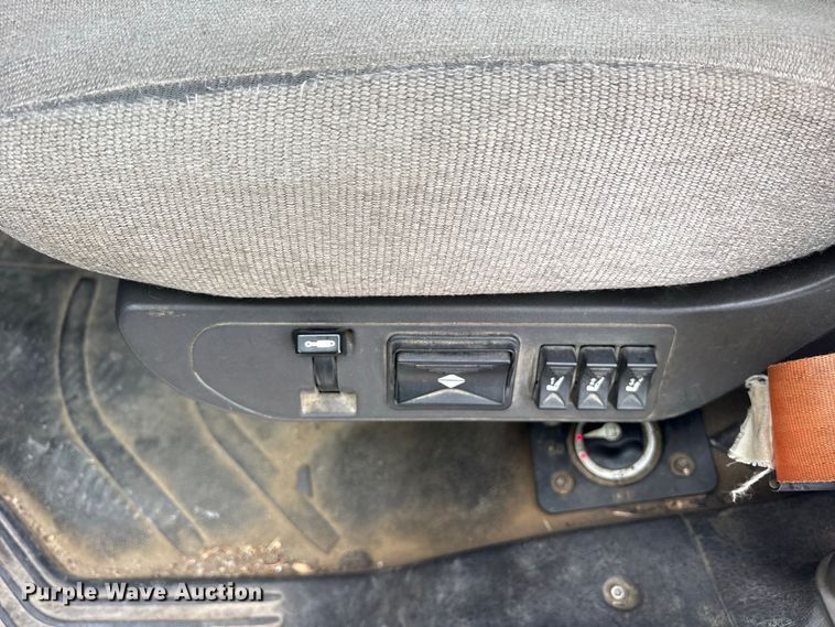 image for item YA5127 2019 Freightliner Business Class M2 semi truck