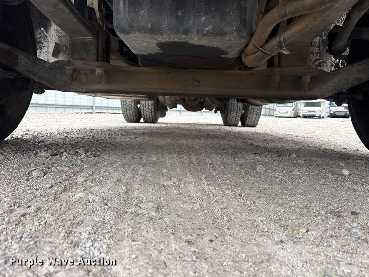 image for item YA5127 2019 Freightliner Business Class M2 semi truck