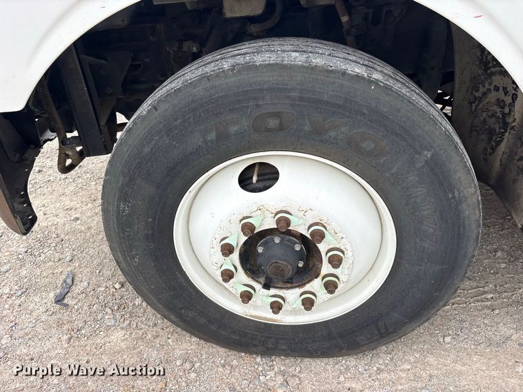 image for item YA5127 2019 Freightliner Business Class M2 semi truck