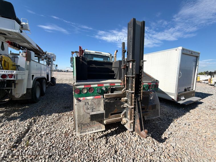image for item YA5131 2018 Freightliner 114SD toter truck