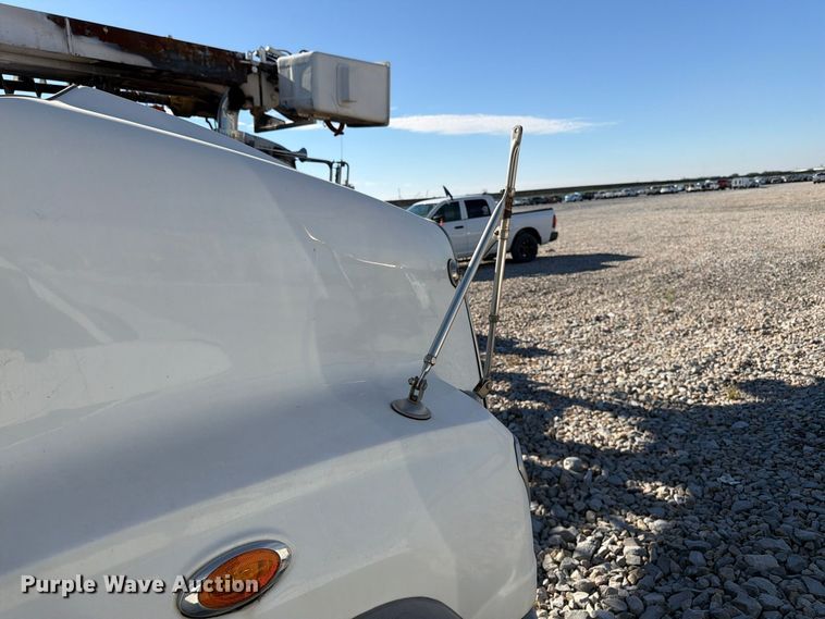 image for item YA5131 2018 Freightliner 114SD toter truck