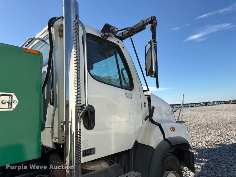 image for item YA5131 2018 Freightliner 114SD toter truck