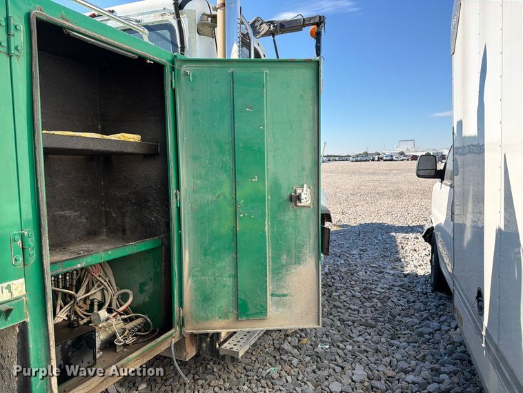 image for item YA5131 2018 Freightliner 114SD toter truck