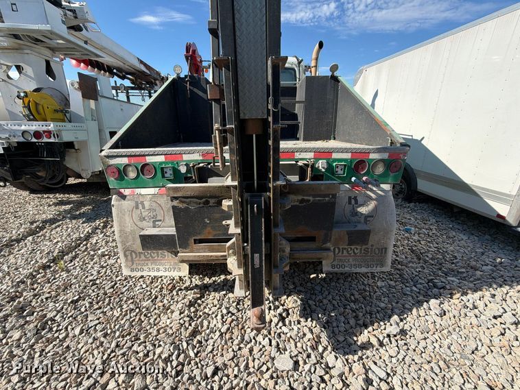 image for item YA5131 2018 Freightliner 114SD toter truck