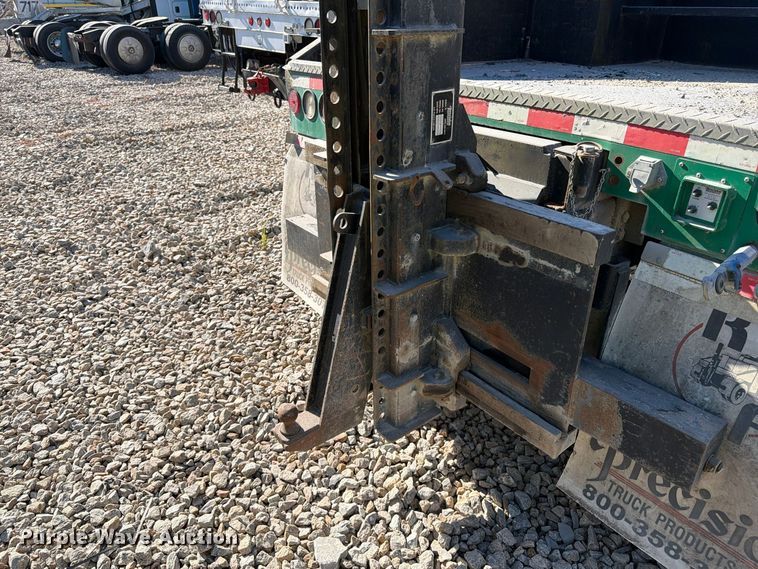 image for item YA5131 2018 Freightliner 114SD toter truck