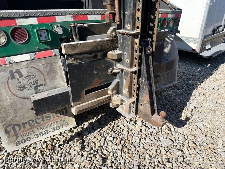 image for item YA5131 2018 Freightliner 114SD toter truck