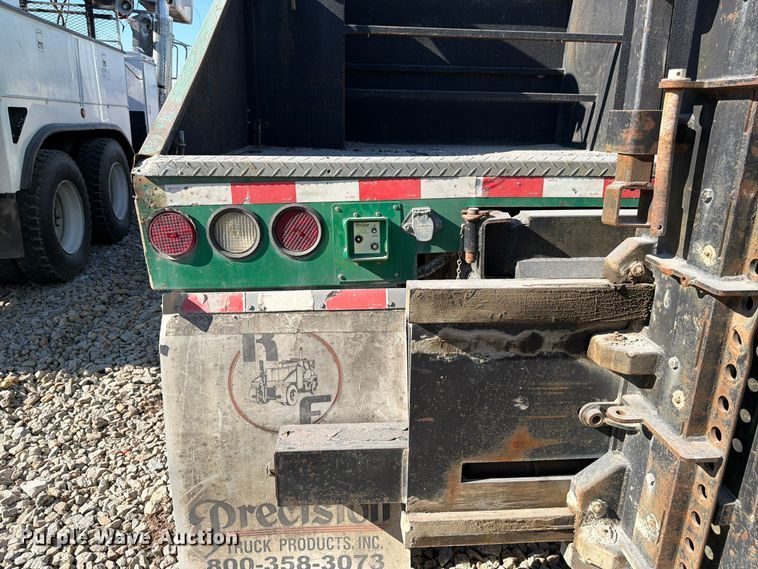 image for item YA5131 2018 Freightliner 114SD toter truck