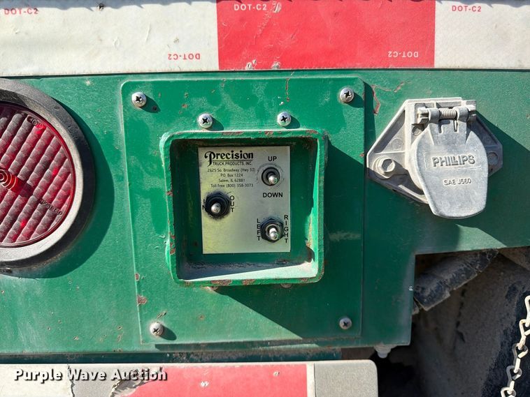 image for item YA5131 2018 Freightliner 114SD toter truck