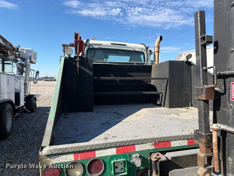 image for item YA5131 2018 Freightliner 114SD toter truck