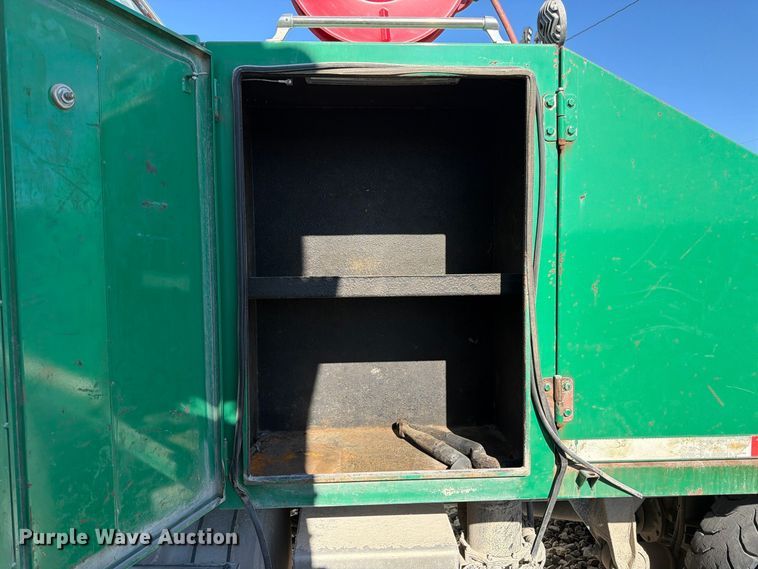 image for item YA5131 2018 Freightliner 114SD toter truck
