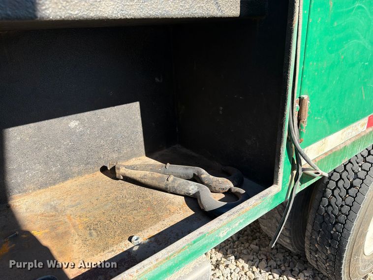 image for item YA5131 2018 Freightliner 114SD toter truck