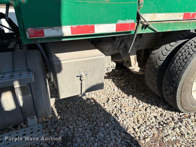 image for item YA5131 2018 Freightliner 114SD toter truck