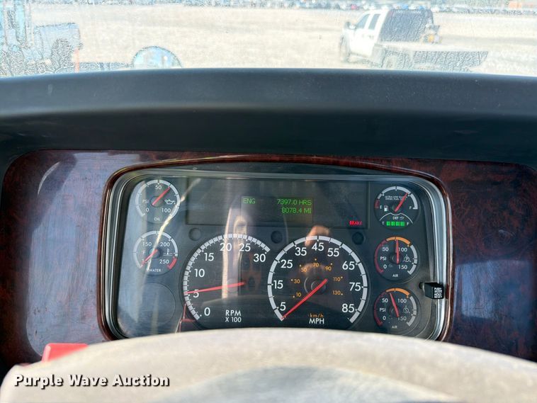 image for item YA5131 2018 Freightliner 114SD toter truck