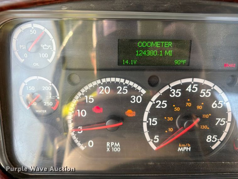 image for item YA5131 2018 Freightliner 114SD toter truck