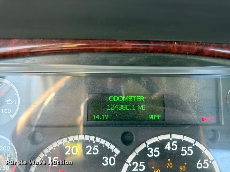 image for item YA5131 2018 Freightliner 114SD toter truck