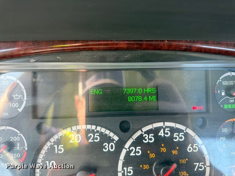 image for item YA5131 2018 Freightliner 114SD toter truck
