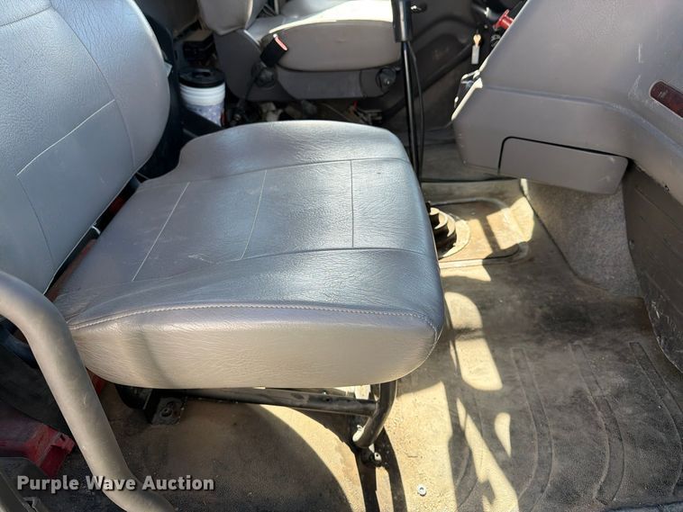image for item YA5131 2018 Freightliner 114SD toter truck