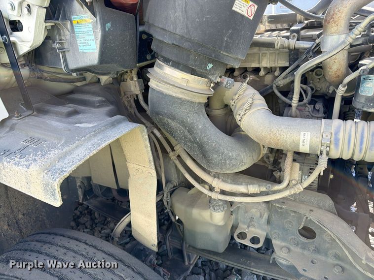 image for item YA5131 2018 Freightliner 114SD toter truck