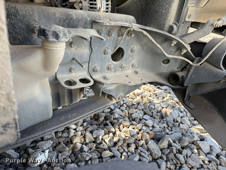 image for item YA5131 2018 Freightliner 114SD toter truck