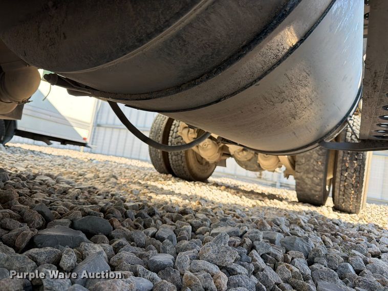 image for item YA5131 2018 Freightliner 114SD toter truck