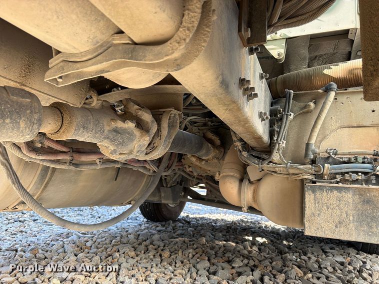 image for item YA5131 2018 Freightliner 114SD toter truck