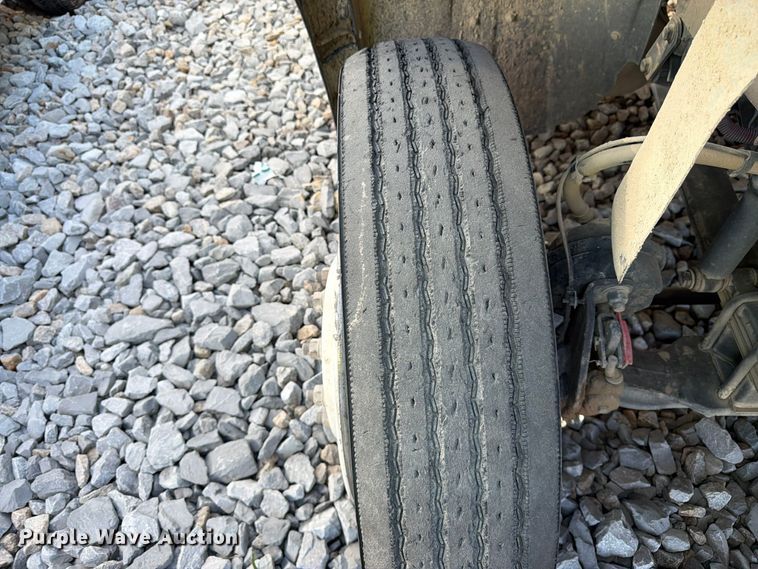 image for item YA5131 2018 Freightliner 114SD toter truck