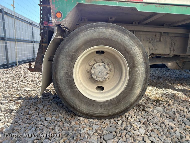 image for item YA5131 2018 Freightliner 114SD toter truck