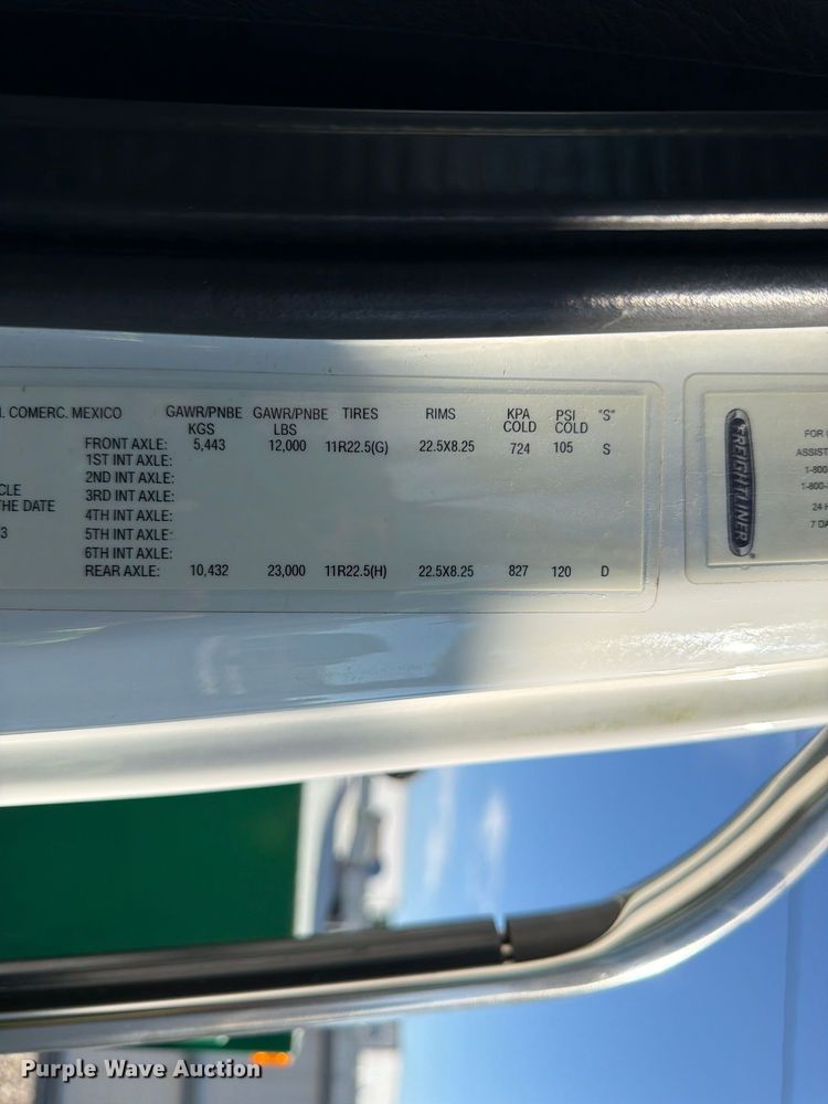 image for item YA5131 2018 Freightliner 114SD toter truck