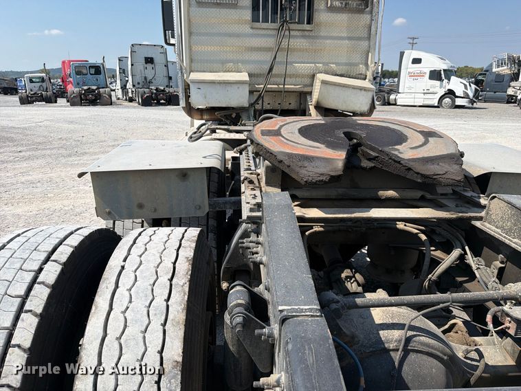 image for item YA5162 2020 Freightliner SD122 semi truck